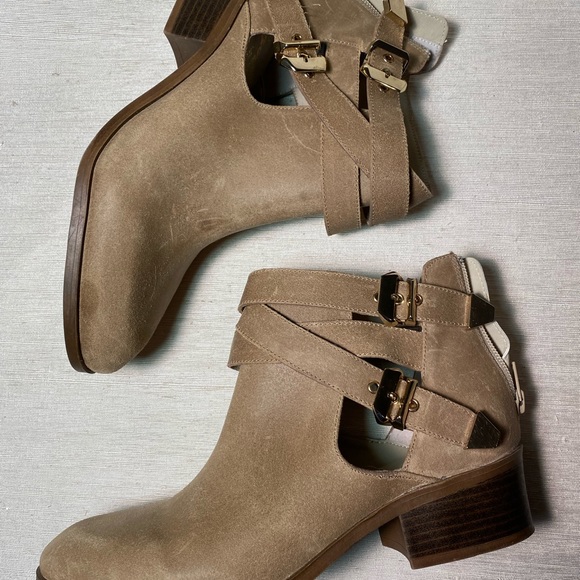 8.5 SEYCHELLES Bootie Scoundrel Taupe Tan NWOB - Picture 3 of 4
